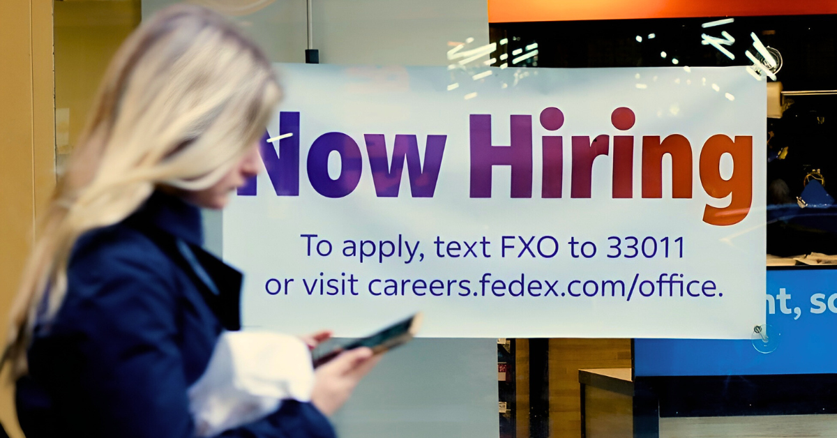 Investors await Wednesday's preliminary revisions to U.S. labor data, a key factor influencing market sentiment and potential interest rate cuts.
Image Source: BBC