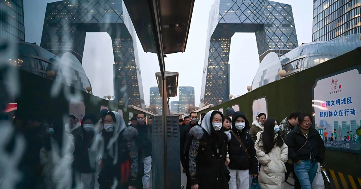 China’s services growth slowed in September, with new business at a year-low despite faster exports.
Image Source: South China Morning Post